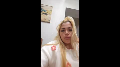 Snapshot of moreno2582 chatting on 04/20/26, 05:43 moreno2582 online show from 04/20/26, 05:43