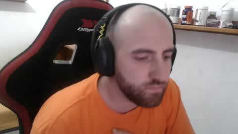 Snapshot of morenoch19 chatting on 12/01/24, 09:37 alejo online show from 12/01/24, 09:37