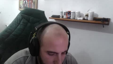 Snapshot of morenoch19 chatting on 12/08/24, 09:08 alejo online show from 12/08/24, 09:08