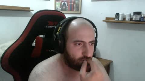 Snapshot of morenoch19 chatting on 09/26/25, 06:45 alejo online show from 09/26/25, 06:45