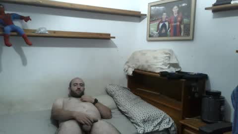 Snapshot of morenoch19 chatting on 10/24/25, 04:03 alejo online show from 10/24/25, 04:03