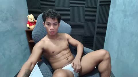 Snapshot of morenojake chatting on 06/17/26, 01:45 morenojake online show from 06/17/26, 01:45