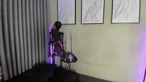 Snapshot of morgan_hill_ chatting on 10/16/25, 12:06 Morgan online show from 10/16/25, 12:06