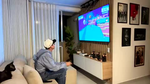   online show from 10/21/25, 02:01