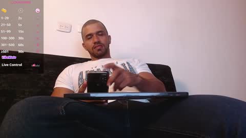 Snapshot of morgan_lean chatting on 12/12/24, 01:10 Morgan Lee online show from 12/12/24, 01:10