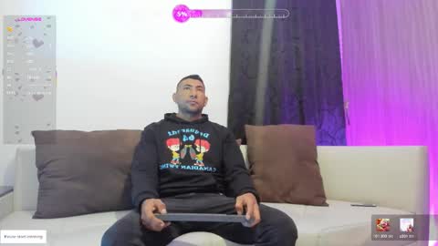 Snapshot of morganandmegan01 chatting on 02/28/26, 11:33 online show from 02/28/26, 11:33