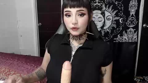 Snapshot of morganmoon1 chatting on 10/25/25, 10:15 Morgan Moon online show from 10/25/25, 10:15