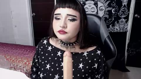 Snapshot of morganmoon1 chatting on 12/20/25, 09:00 Morgan Moon online show from 12/20/25, 09:00