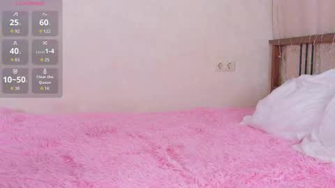 Snapshot of morninbunny_ chatting on 11/12/25, 03:40 Emilia online show from 11/12/25, 03:40