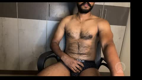 Snapshot of morningbee chatting on 04/24/26, 09:39 morningbee online show from 04/24/26, 09:39