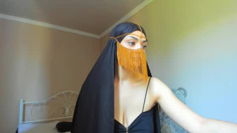 Snapshot of moroccan_diamond_ chatting on 05/08/26, 06:52 Medina online show from 05/08/26, 06:52