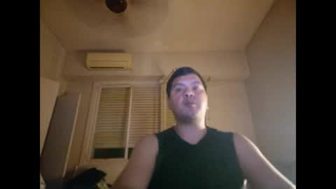 Snapshot of morocho777 chatting on 11/27/25, 04:47 Bruno online show from 11/27/25, 04:47