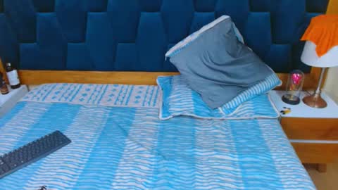 Snapshot of morrigan_luxus chatting on 12/13/25, 11:54 morrigan_luxus online show from 12/13/25, 11:54