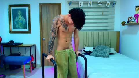 Snapshot of morthy_downey chatting on 02/20/25, 03:30 Morthy online show from 02/20/25, 03:30