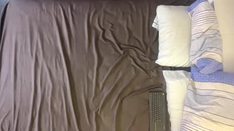 Snapshot of mosh2 chatting on 03/09/25, 04:05 Kattie Mosh online show from 03/09/25, 04:05