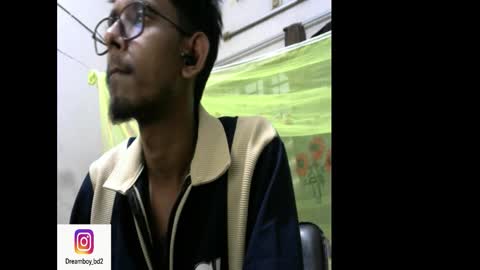 Snapshot of moso999 chatting on 12/01/25, 08:36 moso999 online show from 12/01/25, 08:36