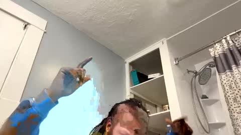 Snapshot of mossymoss3 chatting on 10/19/25, 02:23 mossymoss3 online show from 10/19/25, 02:23