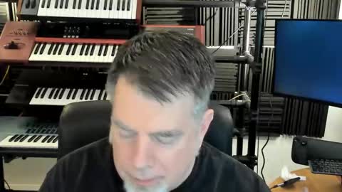 mostly_unbothered online show from 11/11/25, 09:42