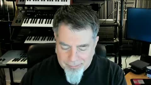 mostly_unbothered online show from 05/01/26, 07:13