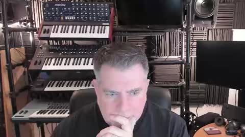 mostly_unbothered online show from 08/01/26, 06:34