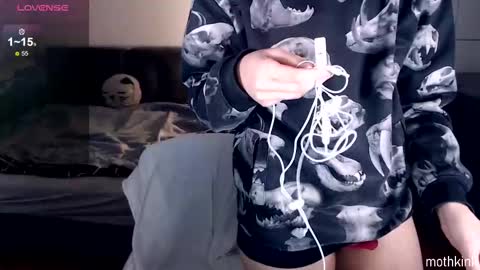 mothkink Moth  -  online show from 11/12/25, 05:46