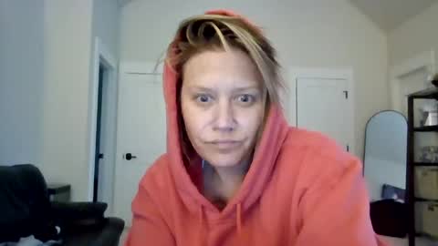 Snapshot of motokittyxo chatting on 05/07/26, 11:21 MotoKittyXO online show from 05/07/26, 11:21