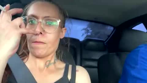 Snapshot of mottsmuff chatting on 11/09/25, 02:37 B online show from 11/09/25, 02:37