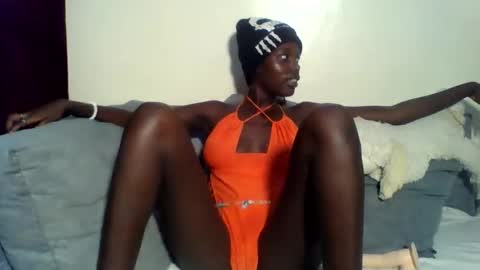 Snapshot of moun_chrie chatting on 11/28/25, 04:04 moun_chrie online show from 11/28/25, 04:04