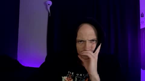 Snapshot of mount_vesuvius chatting on 10/25/25, 04:02 mount_vesuvius online show from 10/25/25, 04:02