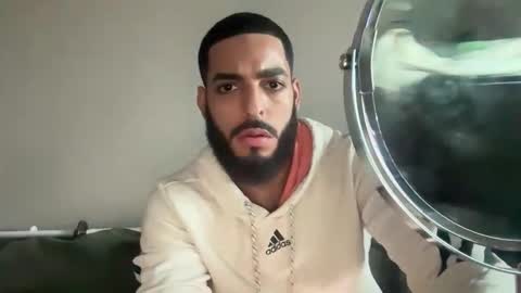 Snapshot of mountaiden chatting on 11/28/25, 09:06 mountaiden online show from 11/28/25, 09:06