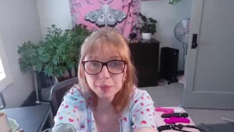 Snapshot of mousiegirl chatting on 06/22/26, 08:17 Mousie online show from 06/22/26, 08:17