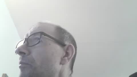 Snapshot of moviem1978 chatting on 03/17/26, 12:08 Frederik online show from 03/17/26, 12:08