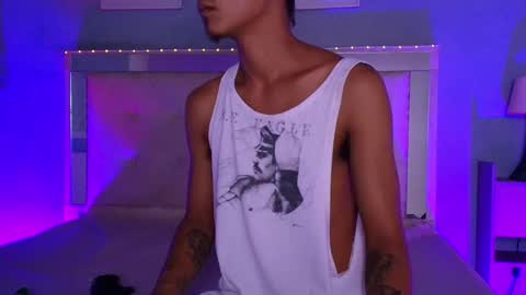 Snapshot of mowgli_ff chatting on 10/19/25, 08:09 Mowgli online show from 10/19/25, 08:09