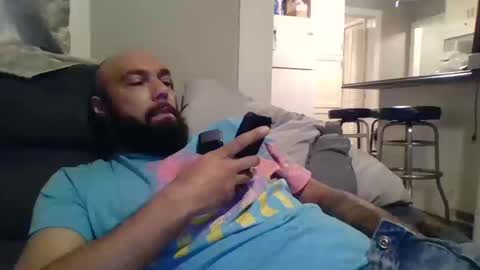 Snapshot of mr8plus chatting on 10/10/25, 10:31 Mr8 online show from 10/10/25, 10:31