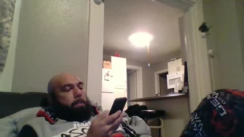 Snapshot of mr8plus chatting on 11/26/25, 10:11 Mr8 online show from 11/26/25, 10:11