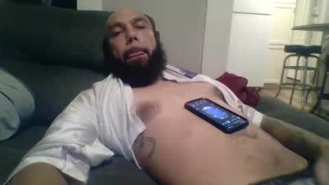 Snapshot of mr8plus chatting on 12/14/25, 12:27 Mr8 online show from 12/14/25, 12:27