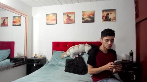 Snapshot of mr_andresr chatting on 12/04/24, 03:37 Andy online show from 12/04/24, 03:37