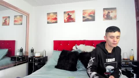 Snapshot of mr_andresr chatting on 12/16/24, 04:27 Andy online show from 12/16/24, 04:27