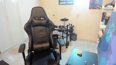 Snapshot of mr_andresr chatting on 02/13/25, 04:11 Andy online show from 02/13/25, 04:11