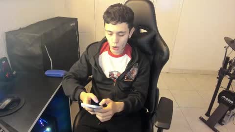 Snapshot of mr_andresr chatting on 02/18/25, 09:31 Andy online show from 02/18/25, 09:31