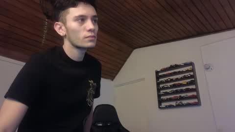 Snapshot of mr_andresr chatting on 03/10/25, 08:56 Andy online show from 03/10/25, 08:56