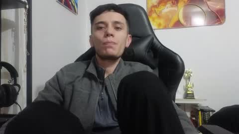 Snapshot of mr_andresr chatting on 03/26/26, 03:23 Andy online show from 03/26/26, 03:23