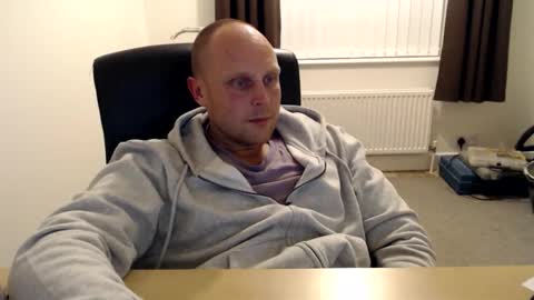 Mr Baldy Likes to Chat online show from 10/04/25, 12:08