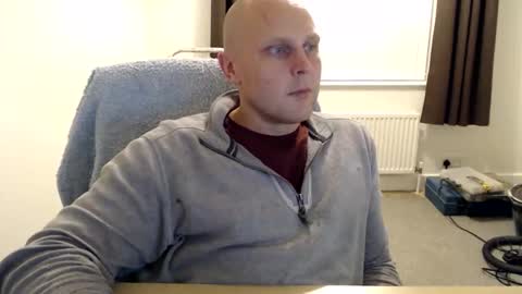 Mr Baldy Likes to Chat online show from 10/10/25, 11:37