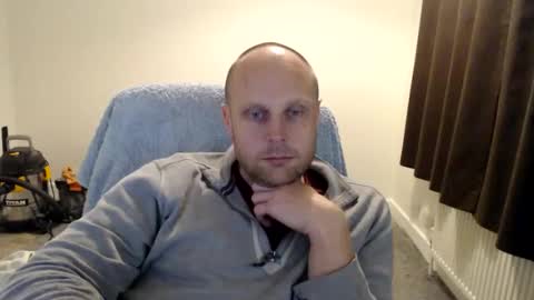Mr Baldy Likes to Chat online show from 10/18/25, 09:04