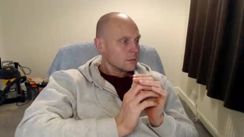 Mr Baldy Likes to Chat online show from 10/26/25, 09:53