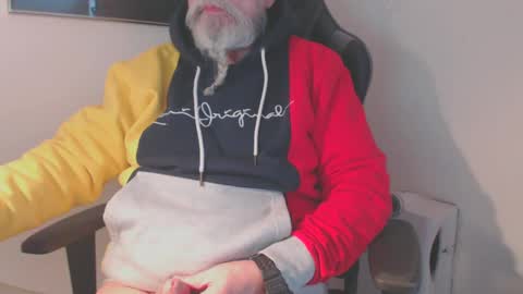 Snapshot of mr_boombastic2021 chatting on 01/04/25, 10:16 mr_boombastic2021 online show from 01/04/25, 10:16