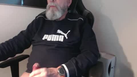 Snapshot of mr_boombastic2021 chatting on 11/22/25, 11:53 mr_boombastic2021 online show from 11/22/25, 11:53