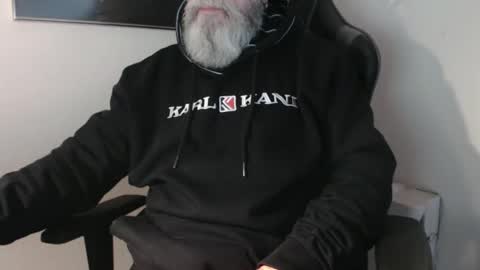 Snapshot of mr_boombastic2021 chatting on 12/16/25, 10:53 mr_boombastic2021 online show from 12/16/25, 10:53