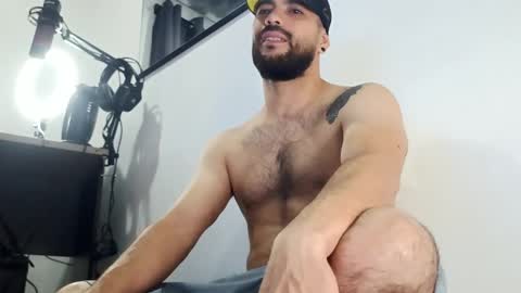 Snapshot of mr_chr1s chatting on 10/02/25, 02:18 chris online show from 10/02/25, 02:18